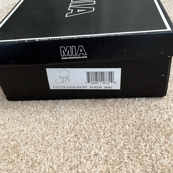 Mia Suede booties - Picture 15 of 15